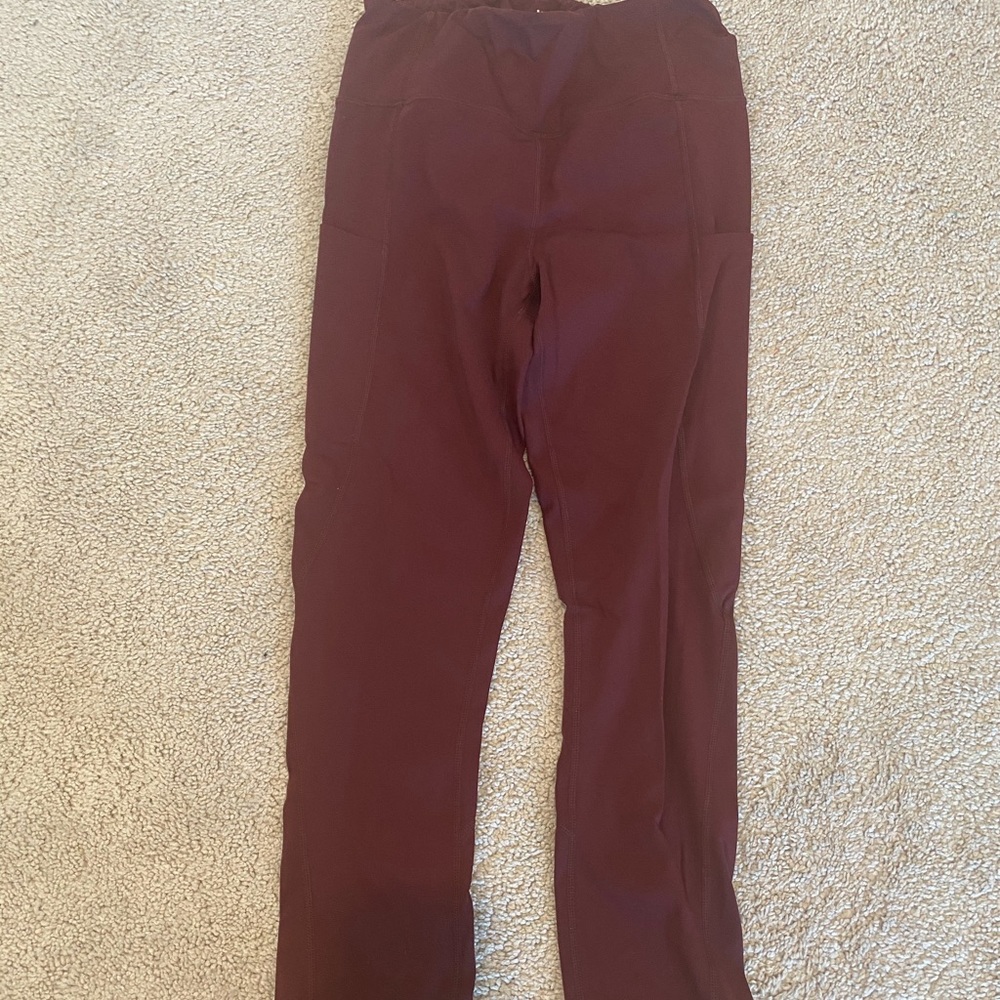 Maroon athletic leggings